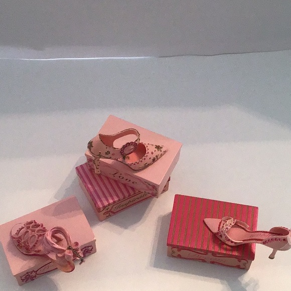 Breast Awareness high heels and shoe boxes - Picture 6 of 13